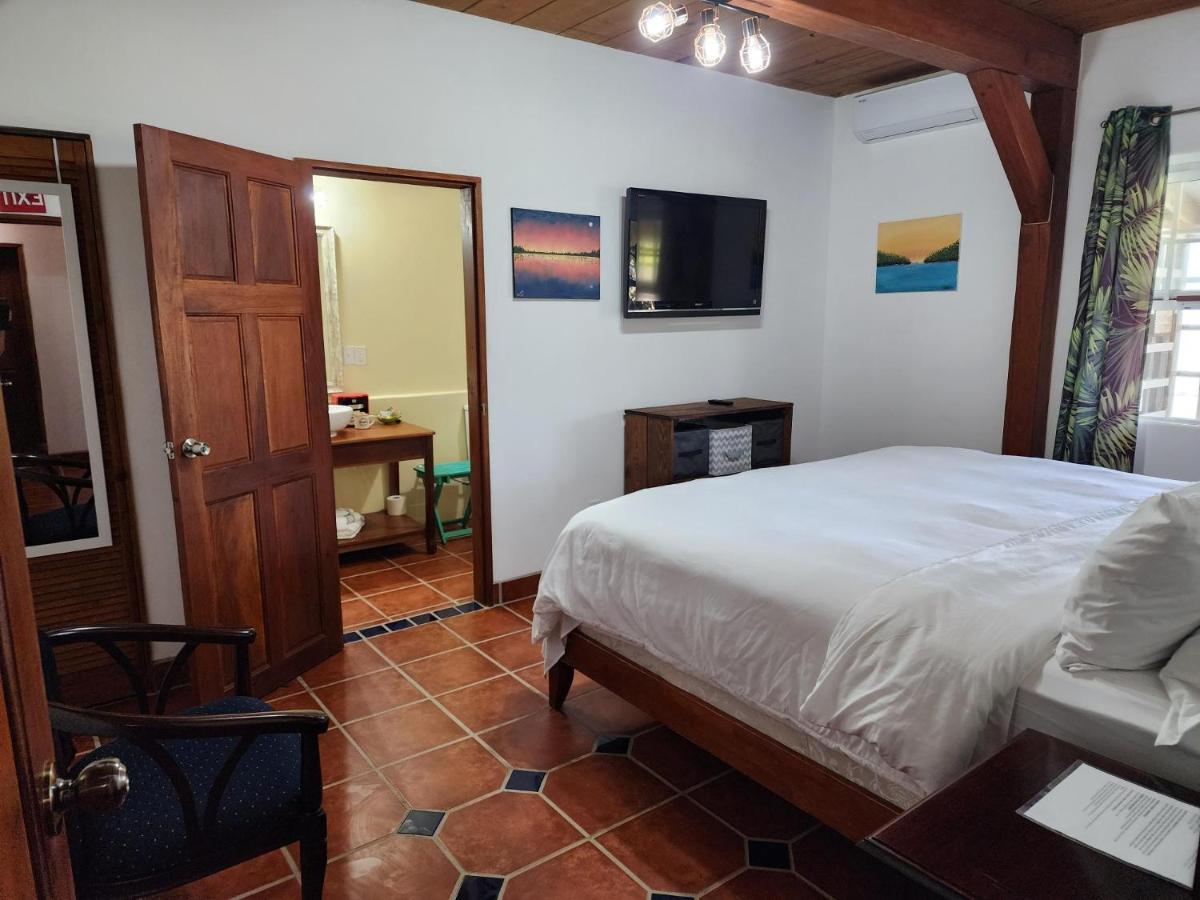 The Bnb On Triggerfish Close To The Airport Ladyville Bagian luar foto